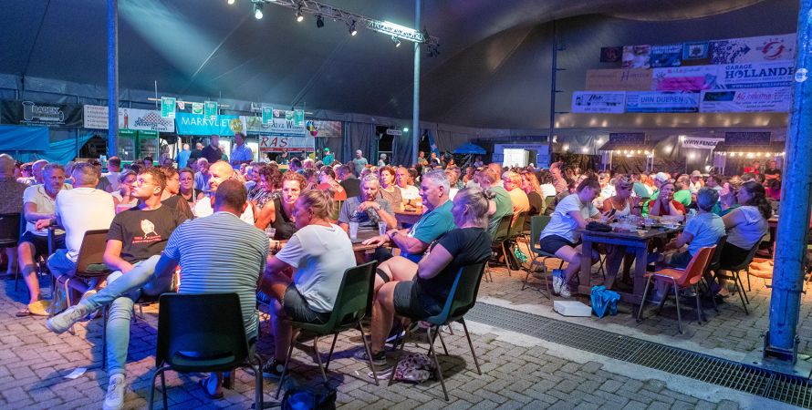280 quizzers pijnigen hun hersenen tijdens 23e Fendert Kwis
